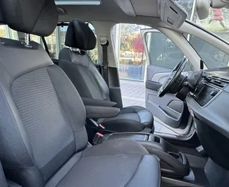 Motore Diesel da 1,6L di Citroen C4 Grand Picasso 2021 per il noleggio a Barcellona.