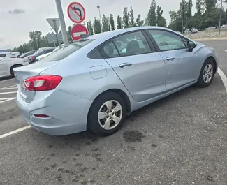 Noleggio auto Chevrolet Cruze 2019 in Georgia, con carburante Benzina e 185 cavalli di potenza ➤ A partire da 100 GEL al giorno.