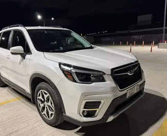 Vista frontale di un noleggio Subaru Forester a Tbilisi, Georgia ✓ Auto #15096. ✓ Cambio Automatico TM ✓ 0 recensioni.