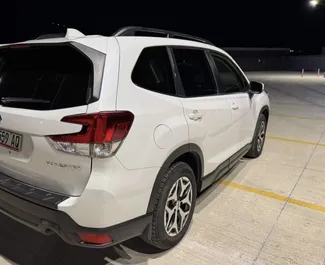 Subaru Forester 2022 disponibile per il noleggio a Tbilisi, con limite di chilometraggio di illimitato.