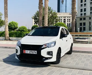 Vista frontale di un noleggio Mitsubishi Attrage a Dubai, Emirati Arabi Uniti ✓ Auto #9301. ✓ Cambio Automatico TM ✓ 0 recensioni.