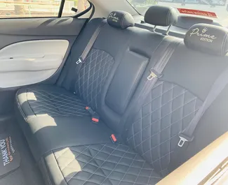 Mitsubishi Attrage 2025 con sistema A trazione anteriore, disponibile a Dubai.