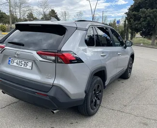 Motore Benzina da 2,5L di Toyota Rav4 2021 per il noleggio all'aeroporto di Tbilisi.