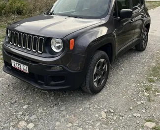 Vista frontale di un noleggio Jeep Renegade a Tbilisi, Georgia ✓ Auto #15101. ✓ Cambio Automatico TM ✓ 0 recensioni.