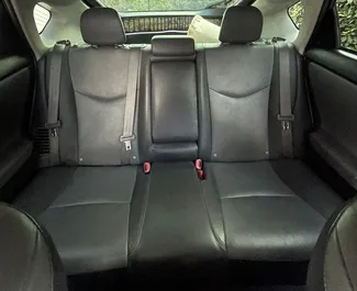 Noleggio Toyota Prius. Auto Economica, Comfort per il noleggio in Georgia ✓ Cauzione di Deposito di 200 GEL ✓ Opzioni assicurative RCT.
