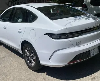 Vista frontale di un noleggio BYD Destroyer 05 a Baku, Azerbaigian ✓ Auto #15065. ✓ Cambio Automatico TM ✓ 0 recensioni.