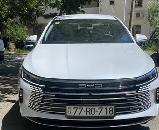 BYD Destroyer 05 2025 disponibile per il noleggio a Baku, con limite di chilometraggio di illimitato.