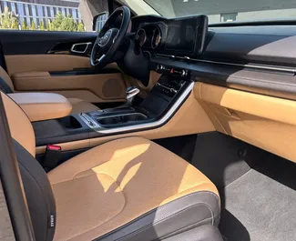 Kia Carnival 2020 disponibile per il noleggio a Minsk, con limite di chilometraggio di 350 km/giorno.
