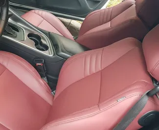 Noleggio Dodge Challenger. Auto Premium, Lusso per il noleggio in Bielorussia ✓ Cauzione di Deposito di 267 USD ✓ Opzioni assicurative RCT, CDW.