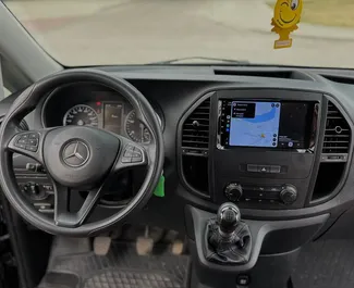 Vista frontale di un noleggio Mercedes-Benz V-Class a Minsk, Bielorussia ✓ Auto #15044. ✓ Cambio Manuale TM ✓ 0 recensioni.