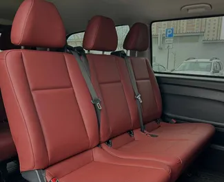 Mercedes-Benz V-Class 2018 disponibile per il noleggio a Minsk, con limite di chilometraggio di 500 km/giorno.