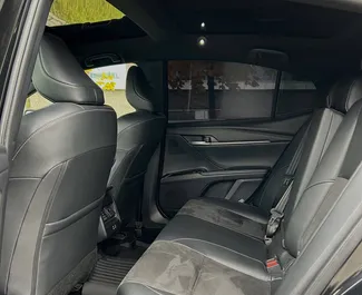 Toyota Camry 2024 disponibile per il noleggio a Minsk, con limite di chilometraggio di illimitato.