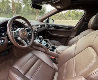 Porsche Cayenne 2022 con sistema A trazione anteriore, disponibile ad Alicante.