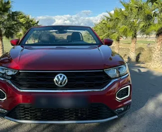 Noleggio Volkswagen T-Roc Cabrio. Auto Comfort, Premium, Cabrio per il noleggio in Spagna ✓ Cauzione di Deposito di 500 EUR ✓ Opzioni assicurative RCT.