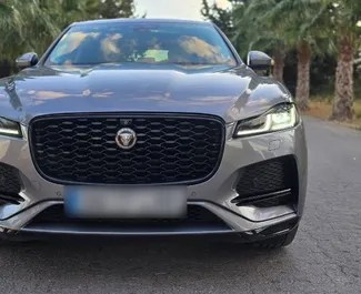Noleggio auto Jaguar F-PACE 2022 in Spagna, con carburante Diesel e 206 cavalli di potenza ➤ A partire da 150 EUR al giorno.