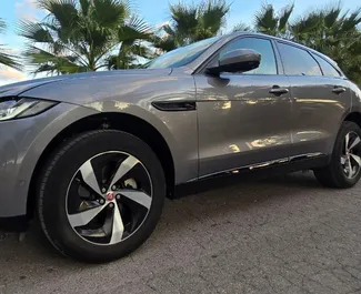 Noleggio Jaguar F-PACE. Auto Premium, Lusso, Crossover per il noleggio in Spagna ✓ Cauzione di Deposito di 1500 EUR ✓ Opzioni assicurative RCT.