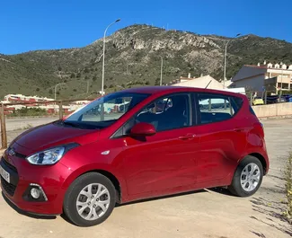 Vista frontale di un noleggio Hyundai i10 a Benalmadena, Spagna ✓ Auto #15256. ✓ Cambio Automatico TM ✓ 0 recensioni.