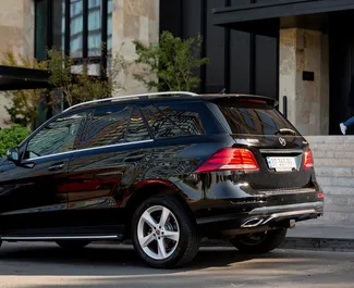 Mercedes-Benz GLE-Class 2017 con sistema A trazione integrale, disponibile a Tbilisi.