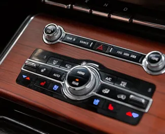 Linkoln Navigator 2020 disponibile per il noleggio a Tbilisi, con limite di chilometraggio di illimitato.