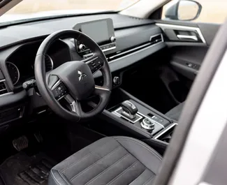 Mitsubishi Outlander 2022 disponibile per il noleggio a Tbilisi, con limite di chilometraggio di illimitato.