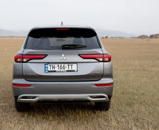 Noleggio Mitsubishi Outlander. Auto Comfort, Crossover per il noleggio in Georgia ✓ Cauzione di Deposito di 410 GEL ✓ Opzioni assicurative RCT, SCDW.