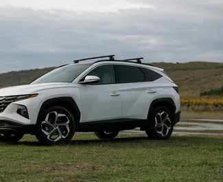 Vista frontale di un noleggio Hyundai Tucson a Tbilisi, Georgia ✓ Auto #15244. ✓ Cambio Automatico TM ✓ 0 recensioni.