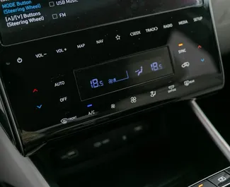 Interni di Hyundai Tucson in affitto in Georgia. Un'ottima auto da 5 posti con cambio Automatico.