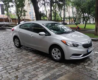 Vista frontale di un noleggio Kia Forte a Tbilisi, Georgia ✓ Auto #15168. ✓ Cambio Automatico TM ✓ 0 recensioni.