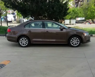 Noleggio auto Volkswagen Jetta 2015 in Georgia, con carburante Benzina e 178 cavalli di potenza ➤ A partire da 73 GEL al giorno.