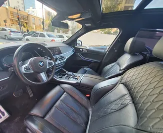 Noleggio auto BMW X7 2022 in Azerbaigian, con carburante Benzina e  cavalli di potenza ➤ A partire da 160 AZN al giorno.