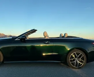 Vista frontale di un noleggio Mercedes-Benz E-Class Cabrio ad Alicante, Spagna ✓ Auto #15137. ✓ Cambio Automatico TM ✓ 0 recensioni.
