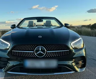 Noleggio Mercedes-Benz E-Class Cabrio. Auto Premium, Cabrio per il noleggio in Spagna ✓ Cauzione di Deposito di 2000 EUR ✓ Opzioni assicurative RCT.