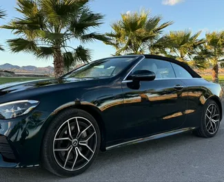 Motore Benzina da 3,0L di Mercedes-Benz E-Class Cabrio 2023 per il noleggio ad Alicante.