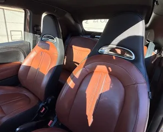 Abarth 695 Cabrio 2022 con sistema A trazione anteriore, disponibile ad Alicante.