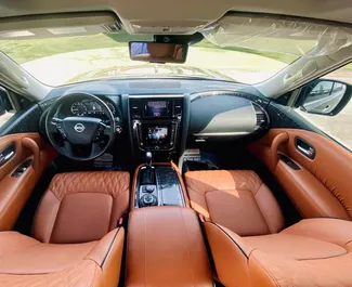 Motore Benzina da 5,7L di Nissan Patrol 2024 per il noleggio a Dubai.