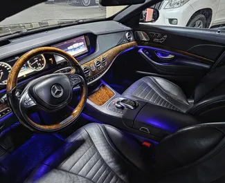 Noleggio Mercedes-Benz S-Class. Auto Premium, Lusso per il noleggio in Azerbaigian ✓ Cauzione di Deposito di 500 AZN ✓ Opzioni assicurative RCT, CDW, SCDW, Furto.