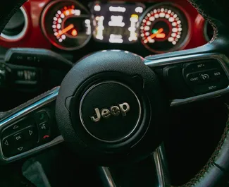 Noleggio Jeep Wrangler Rubicon. Auto Comfort, Premium, SUV per il noleggio in Georgia ✓ Cauzione di Deposito di 500 GEL ✓ Opzioni assicurative RCT, CDW.