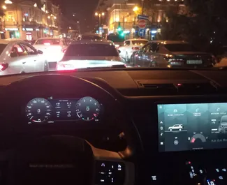 Motore Benzina da 2,0L di Land Rover Defender 2023 per il noleggio a Baku.