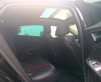 Chevrolet Malibu 2019 disponibile per il noleggio a Baku, con limite di chilometraggio di illimitato.