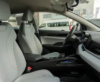 Geely Coolray 2026 con sistema A trazione anteriore, disponibile a Dubai.