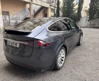 Motore Elettrica da L di Tesla Model-X 2016 per il noleggio a Tbilisi.