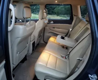 Noleggio auto Jeep Grand Cherokee 2020 in Georgia, con carburante Benzina e 280 cavalli di potenza ➤ A partire da 165 GEL al giorno.