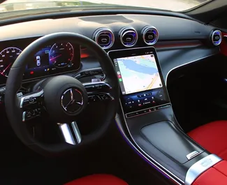 Motore Benzina da 2,2L di Mercedes-Benz C200 2023 per il noleggio a Dubai.