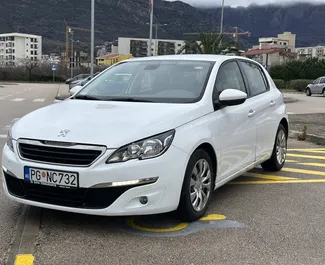 Vista frontale di un noleggio Peugeot 308 in Bar, Montenegro ✓ Auto #15391. ✓ Cambio Manuale TM ✓ 0 recensioni.