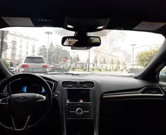 Motore Ibrido da 1,8L di Ford Fusion Sedan 2019 per il noleggio a Tbilisi.