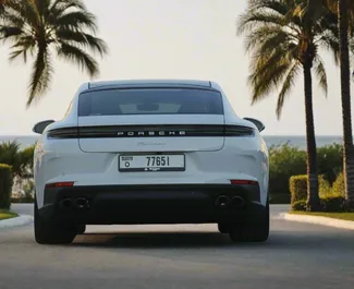 Motore Benzina da L di Porsche Panamera 2025 per il noleggio a Dubai.