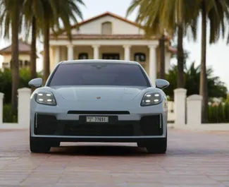 Noleggio auto Porsche Panamera #15331 Automatico a Dubai, dotata di motore L ➤ Da Abbas negli Emirati Arabi Uniti.