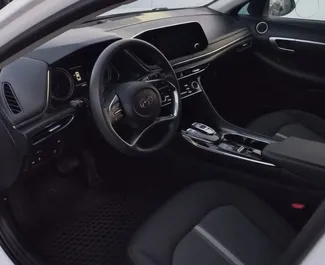 Motore Benzina da 2,5L di Hyundai Sonata 2021 per il noleggio a Kutaisi.