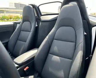 Noleggio Porsche 718 Boxster. Auto Premium, Lusso, Cabrio per il noleggio negli Emirati Arabi Uniti ✓ Cauzione di Deposito di 3000 AED ✓ Opzioni assicurative RCT.