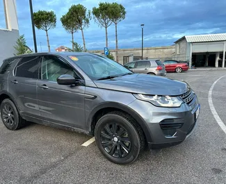 Noleggio Land Rover Discovery Sport. Auto Comfort, Premium, SUV per il noleggio in Albania ✓ Cauzione di Deposito di 200 EUR ✓ Opzioni assicurative RCT, CDW, SCDW, FDW, Furto, All'estero, Giovane.
